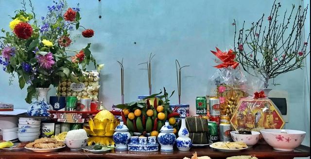 Có cần thay 3 hũ gạo muối nước trên bàn thờ ngay sau Tết 2026 không?