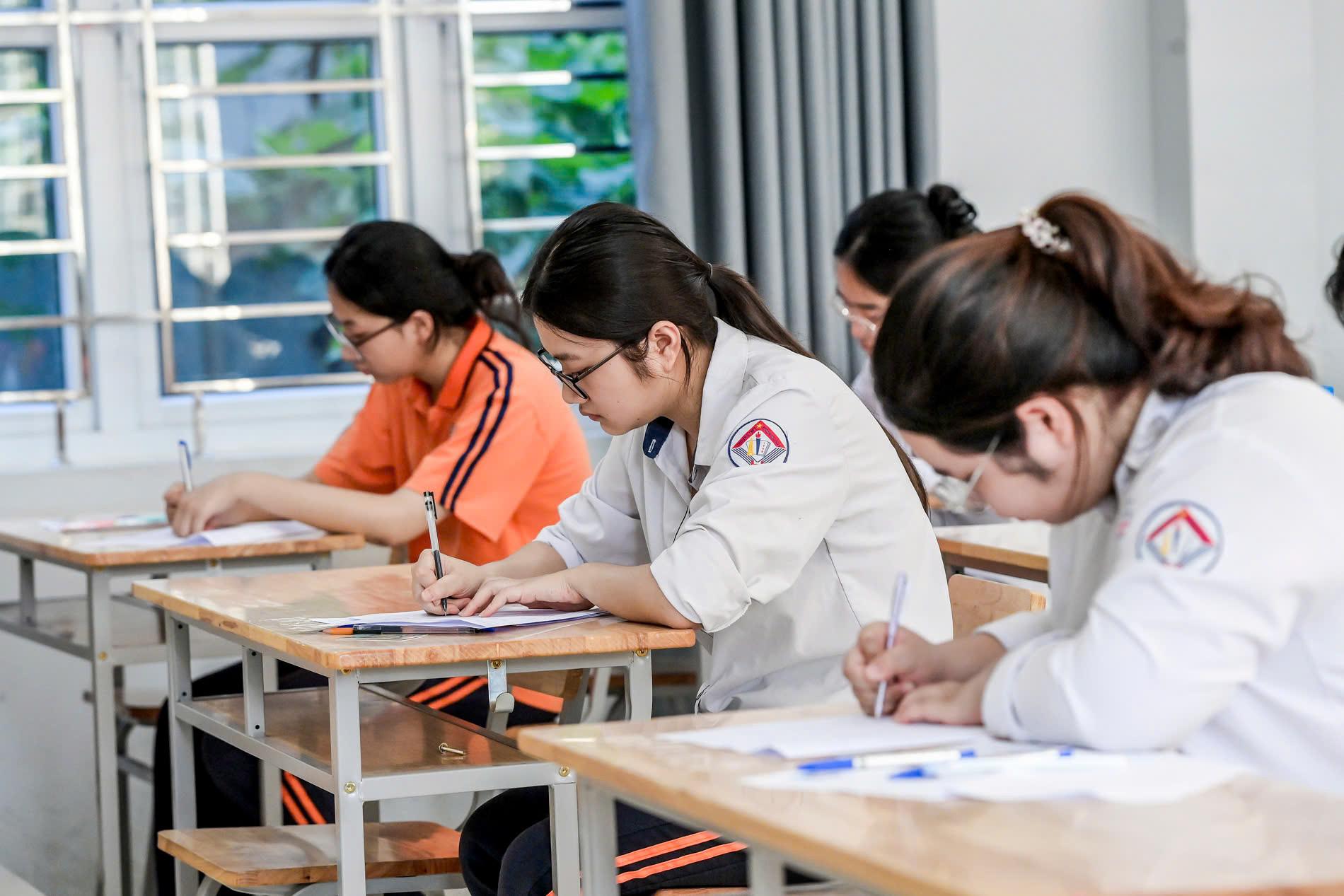 Bộ GD-ĐT: Trục trặc xét tuyển đại học là do các trường, hệ thống của Bộ không lỗi